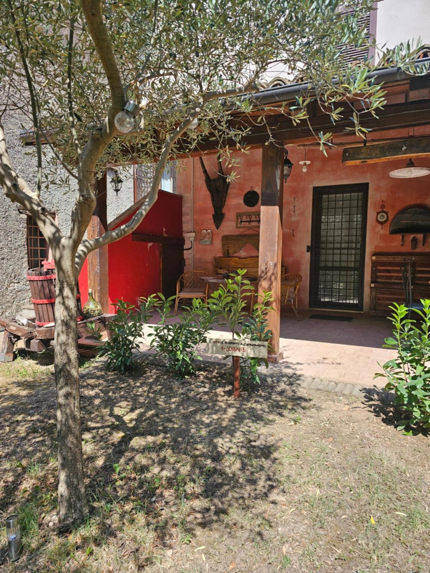 La Rosa Dei Venti - Country House Fossato di Vico Exterior photo